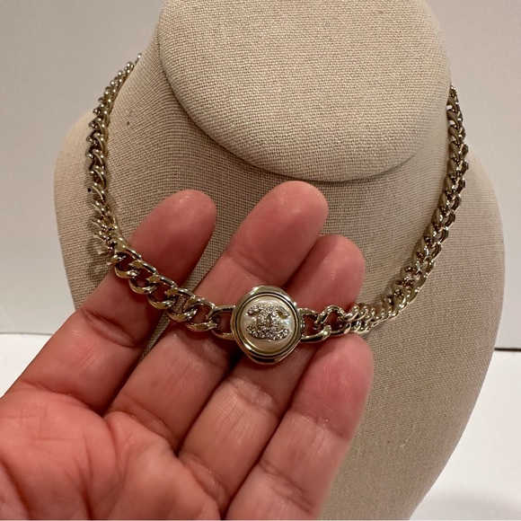 π€©π€© CC π€©π€© Chanel Gold Chain Choker Necklace NEW - Picture 5 of 9